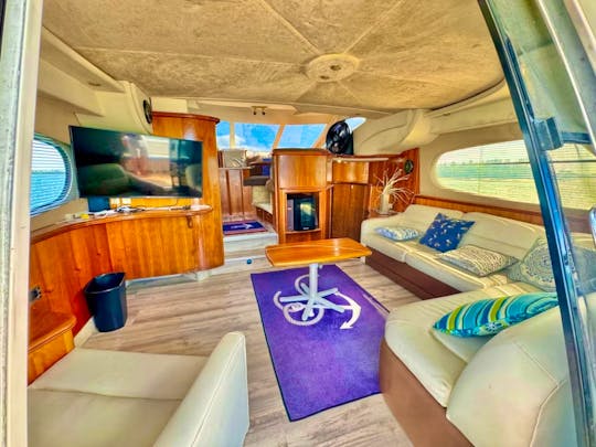 Luxury Yacht Silverton Flybridge 48ft in Miami!