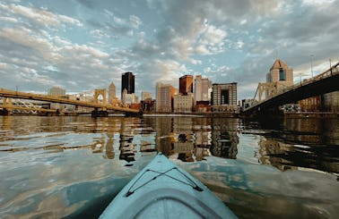  🌊🚣 Explore Grand Rapids!! Single Kayak Rental