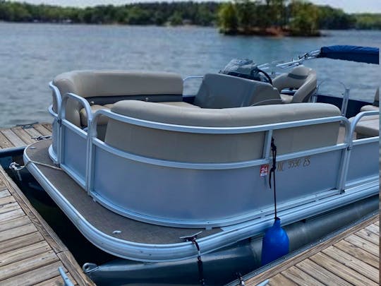 Pontoon for rent on *Fuel + Captain included