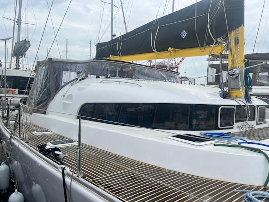 Luxury Catamaran Lagoon 470