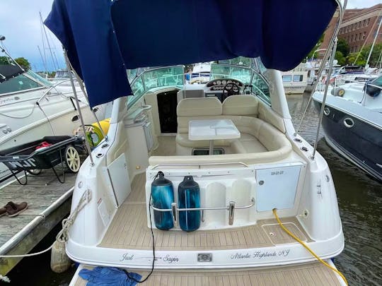 Adventure for 8 Monterey 322 Cruiser with Water Activities $300/hr 