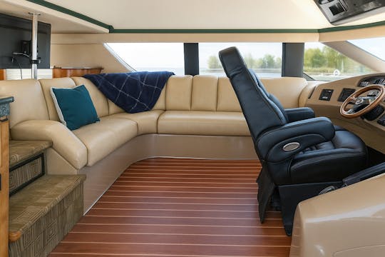 Iate luxuoso de 60 pés e 2 andares