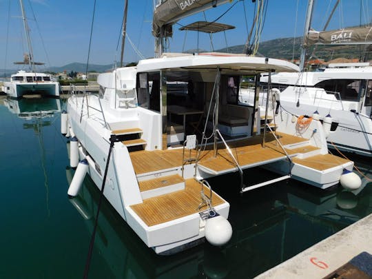 CATAMARAN NEAR S - BALI 4.0