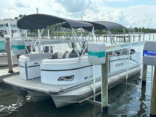Sunset Cruise in Fort Pierce onboard 27ft Avalon Catalina Entertainer 