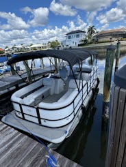 Brand new 24 ft Bentley Pontoon - Relax and Cruise in Style