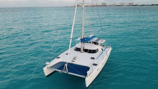 50ft Sailing Catamaran Private Charter / Capacity 50 people