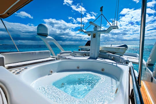 Luxury Super Yacht 85FT with Jacuzzi 