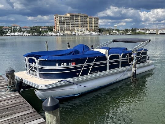 Awesome Pontoon for Family and Bachelorettes