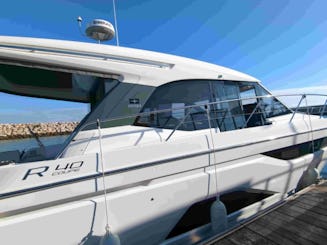 Lujoso yate a motor Bavaria totalmente equipado para disfrutar de la bahía de Cádiz
