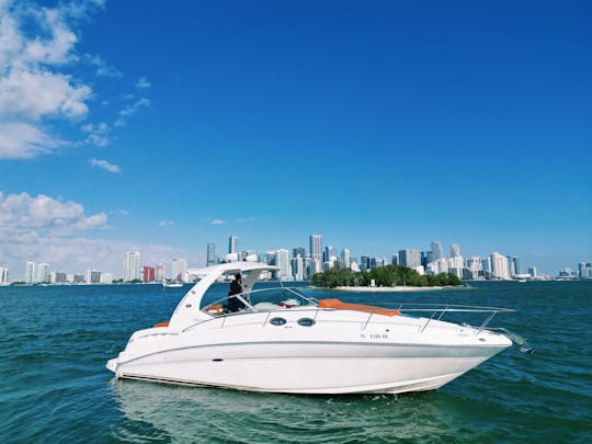 Faites la fête avec style ! - Bénéficiez d'une heure gratuite - Le meilleur bateau de fête du SeaRay Sundancer de Miami, 37 minutes !