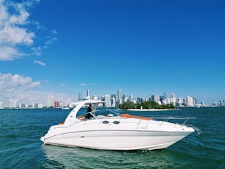 Faites la fête avec style ! - Bénéficiez d'une heure gratuite - Le meilleur bateau de fête du SeaRay Sundancer de Miami, 37 minutes !