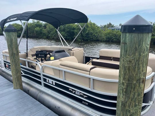 2020 Suntracker Party barge Tri-toon 150 HP Marcury,  Naples/ Marco Island