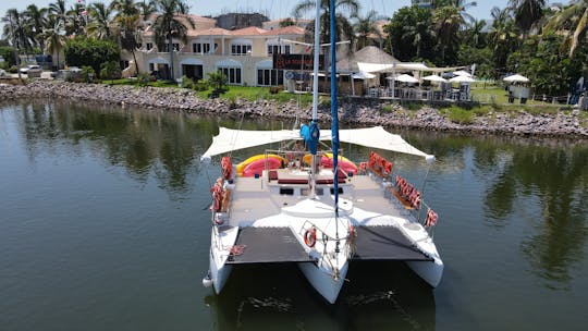 42ft Guara Sailing Trimaran perfect for Big Groups!