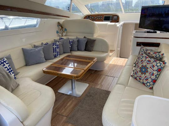 Yacht Intermarine 440 de 44 pieds pour 15 personnes à Rio de Janeiro