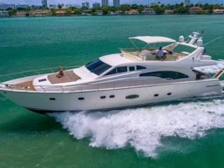 Découvrez Miami à bord du LUXUEUX YACHT FERETTI DE 75 PIEDS