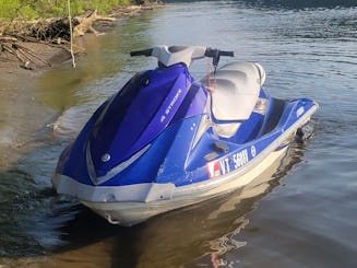 Dois jet skis Yamaha vx110 em Chester