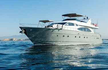 Luxurious, robust and majestic Azimut 85 yacht 