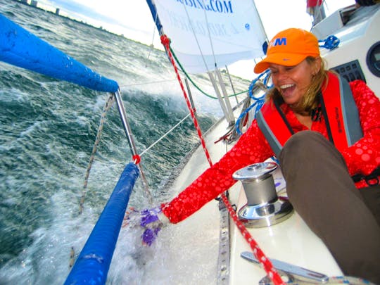 Sailing Lessons with Chicago's #1 Rated Sailing School