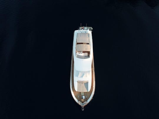 39ft Faeton Moraga Fly Motor Yacht with 4 cabins 