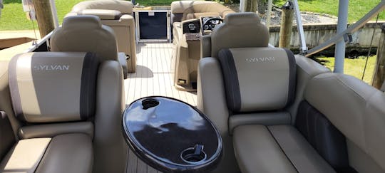 Alquiler rápido y sencillo del nuevo Sylvan Mirage LZ de 23 pies del Tritoon 2023