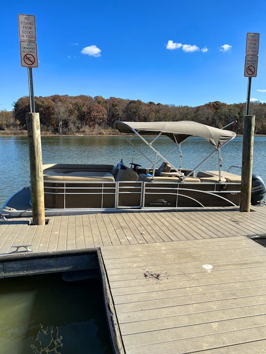 21ft Bennington Pontoon for Tubing and More! Cooler & Ice included