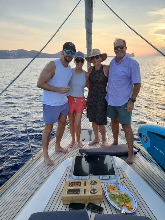 Crucero de dos horas al atardecer en Milos