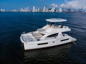 Maravilloso Powercat Leopard de 43 pies con motores de yate