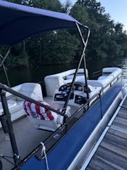 2005 Aqua Patio 24 foot Pontoon Party Boat