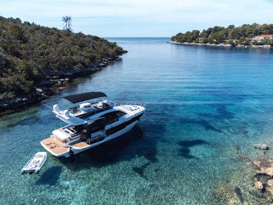 The new medium size Galeon 440 Fly 4th Generation in Charter in Croatia