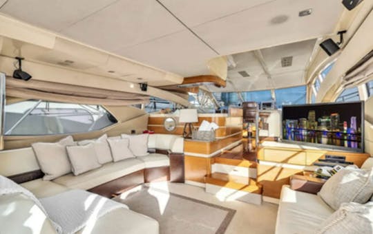 Descubra el lujo: ¡AZIMUT FLYBRIDGE de 60 pies en Miami!