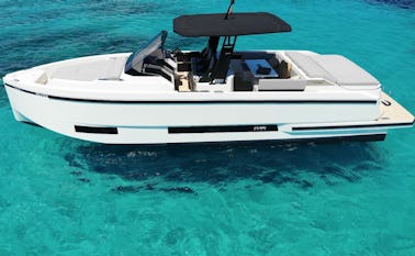 Explore las Baleares a bordo del elegante yate a motor De Antonio D36 en Ibiza 💎