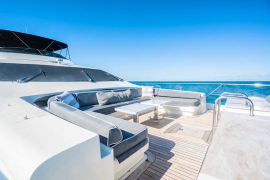 Amazing 100 Ft Azimut with Jacuzzi and water toys