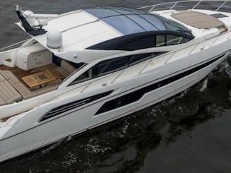 Megayate Sunseeker Predator de 75 pies