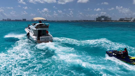 ¡DISFRUTA DE CANCÚN EN SEA RAY FLY DE 40 PIES PARA 12 PERSONAS! 