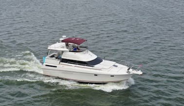 MTC 41’ Silverton Yacht on Lake Lewisville - Weekday Specials!