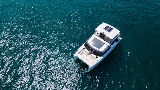 INDIGO 53 - Private power catamaran charter