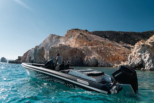 Exploration d'une journée de l'île de Milos à bord du Skipper 4X90 « Navigatus IV »