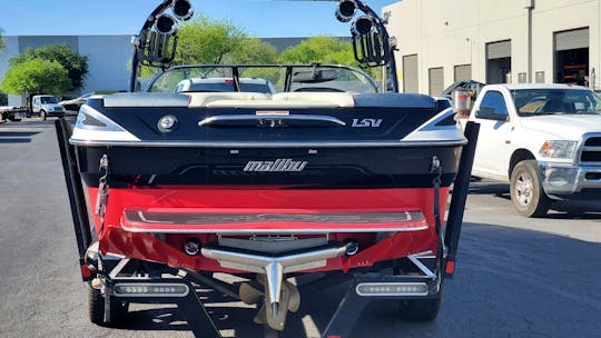 Malibu Wakesetter 247 Surf Boat