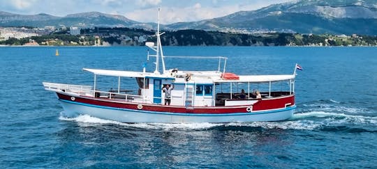 Full day Boat Tour to Blue lagoon and ship wreck in Necujam