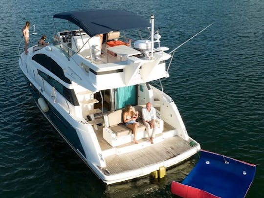 Iate a motor Fairline de 45 pés em Cartagena, Colômbia!