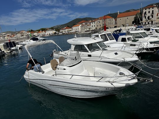 Jeanneau Cap Camarat 6.5 CC 150 HP