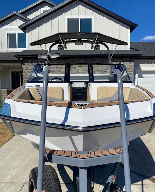 Surf the Utah Waves on our 2021 Nautique G23