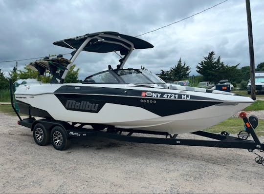 Malibu Wakesurf 23 LSV Sports Boat