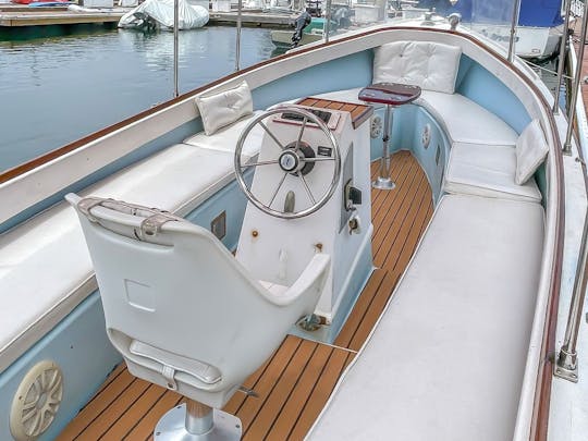 Barco eléctrico Duffy Classic de 20 pies en Huntington Beach, California