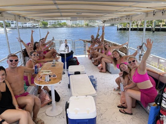 38' Party boat for parties in Fort Lauderdale!