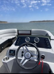 2022 Viaggio Tritoon Boat for Lake Texoma Get Away