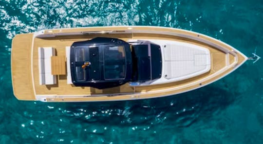 Pardo 38 Motor Yacht Rental in Saint Tropez