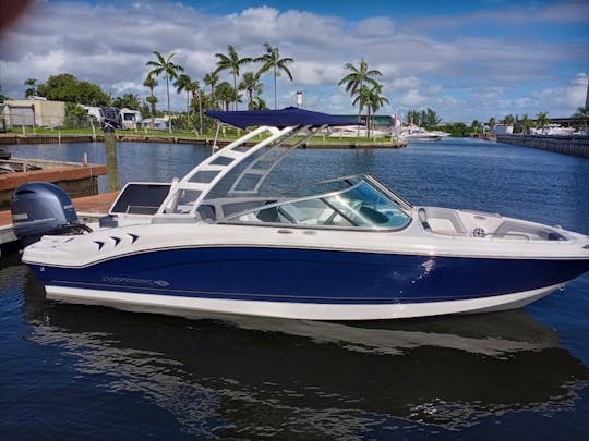 2021 Chaparral SSI 21 OB, enjoy your day in Naples in this beautiful boat!