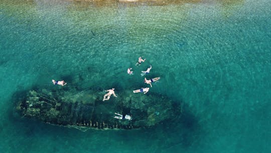 Excursiones privadas en barco a Sutivan y al naufragio Kontesa 