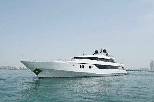 Yacht charter in Dubai Marina · Premium — Spacious Motoryacht (2001)